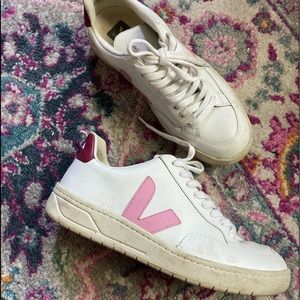 Veja v-12 white guimauve Marsala sneakers